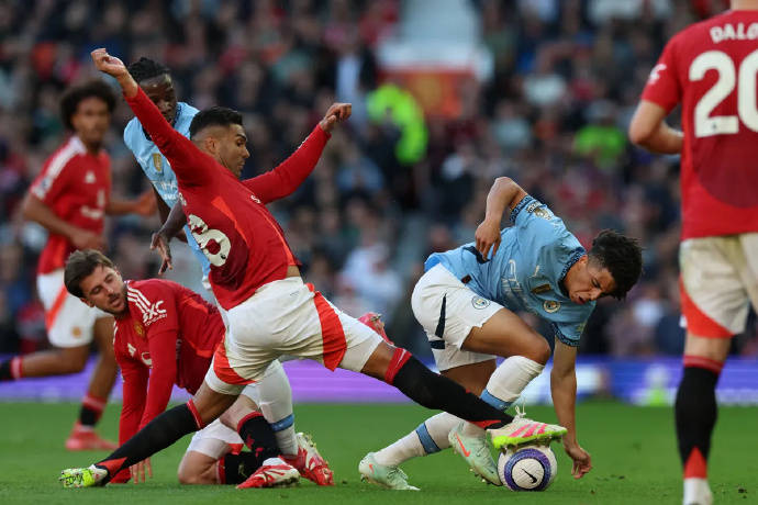 曼联客场战平南安普顿,欧冠名额再次岌岌可危的简单介绍 曼联客场战平南安普顿,欧冠名额再次岌岌可危的简单介绍