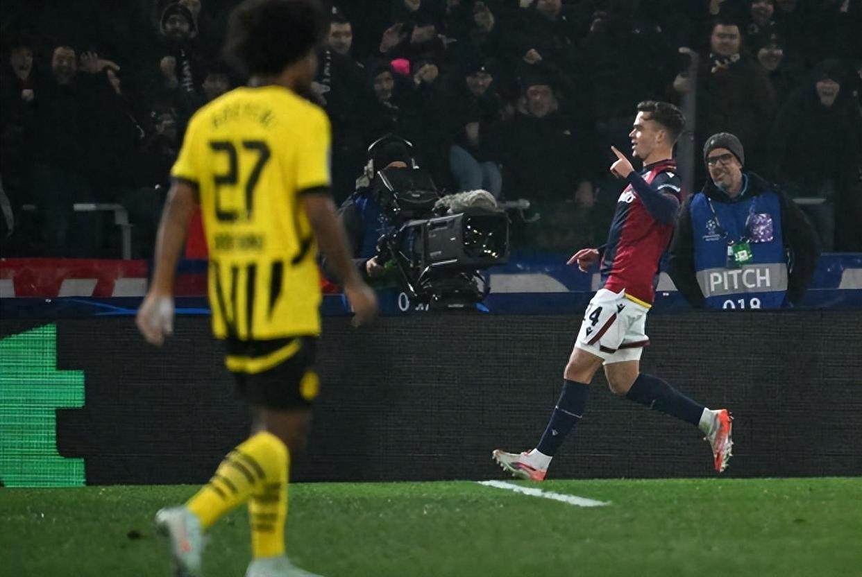 曼联客场战平南安普顿,欧冠名额再次岌岌可危的简单介绍 曼联客场战平南安普顿,欧冠名额再次岌岌可危的简单介绍