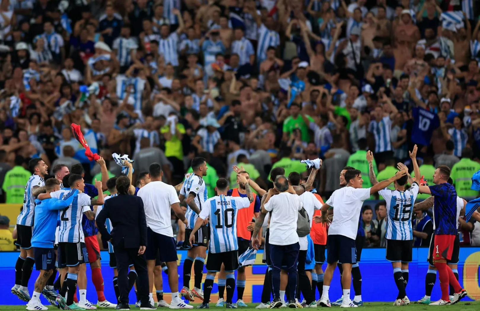 开云体育登录-阿根廷女足队伍士气高昂，备战决赛！