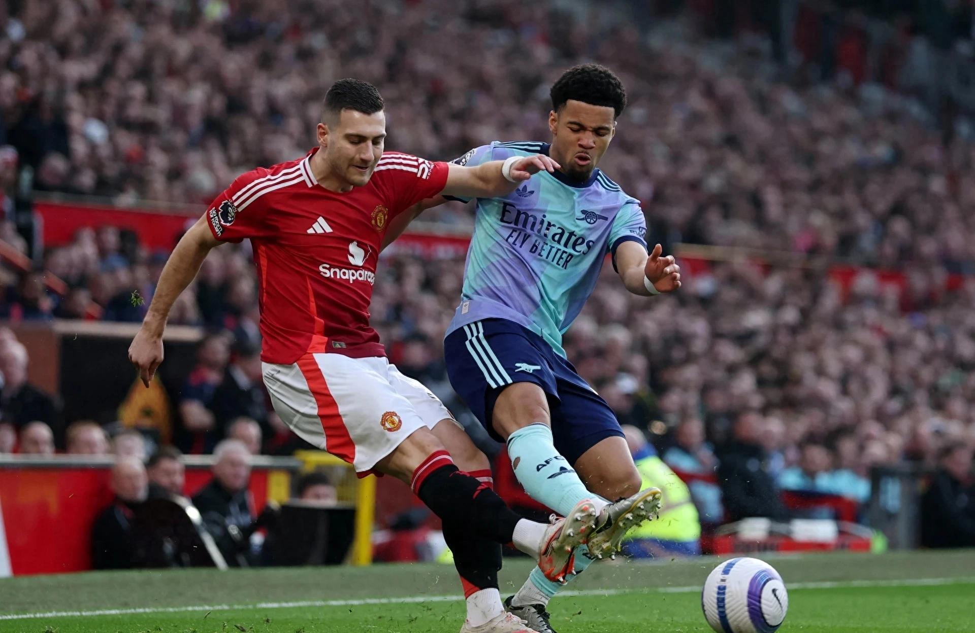 曼联主场遭遇平局,与对手握手言和的简单介绍 曼联主场遭遇平局,与对手握手言和的简单介绍