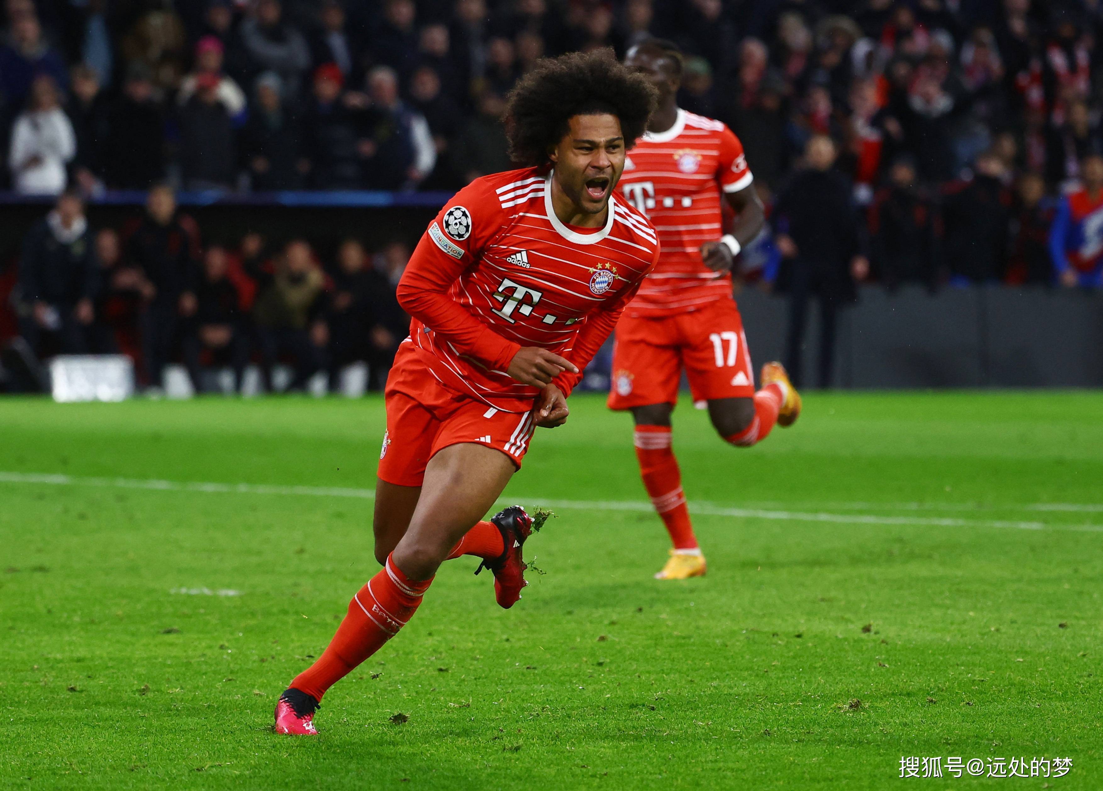 拜仁慕尼黑主场大胜斯图加特保持不败的简单介绍 拜仁慕尼黑主场大胜斯图加特保持不败的简单介绍