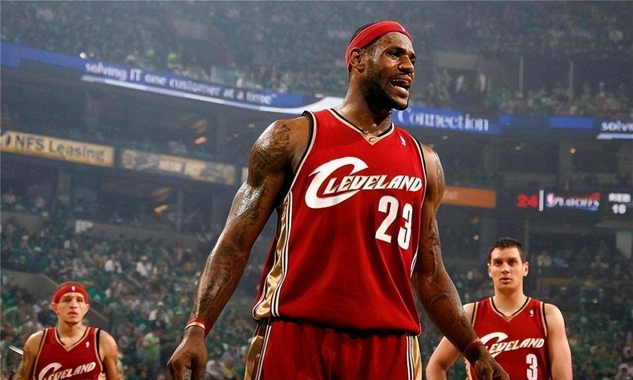 沙尔克球员伤病潮涌现,困扰主帅调整阵容的简单介绍 沙尔克球员伤病潮涌现,困扰主帅调整阵容的简单介绍