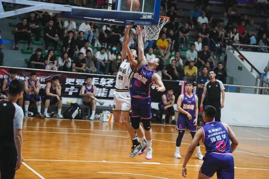 包含心跳加速的篮球赛事,全情投入的表现令人惊叹的词条 包含心跳加速的篮球赛事,全情投入的表现令人惊叹的词条