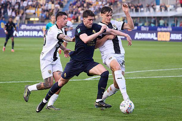 尤文图斯客场落败,晋级形势岌岌可危的简单介绍 尤文图斯客场落败,晋级形势岌岌可危的简单介绍