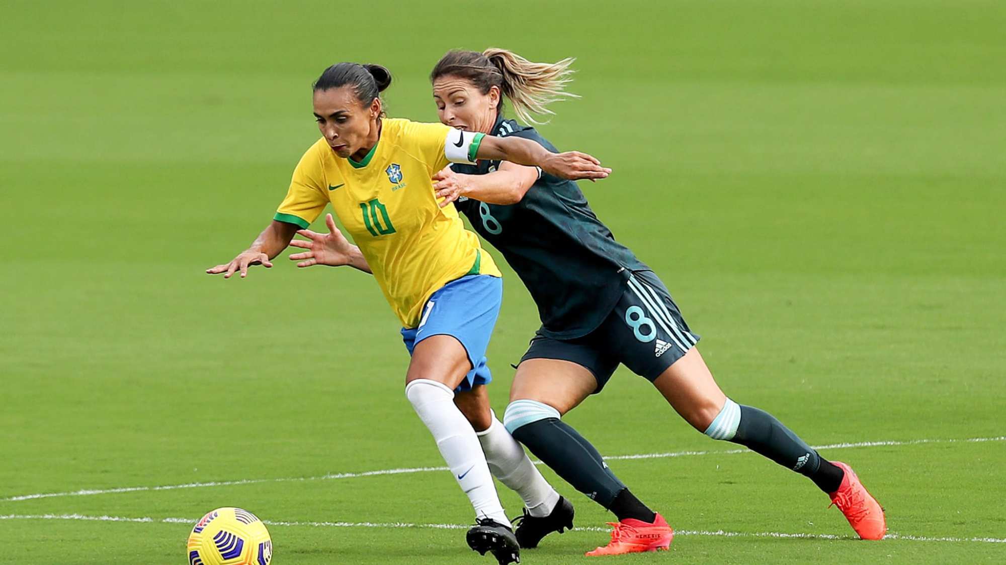 荷兰女足在国际比赛中完胜对手 荷兰女足在国际比赛中完胜对手