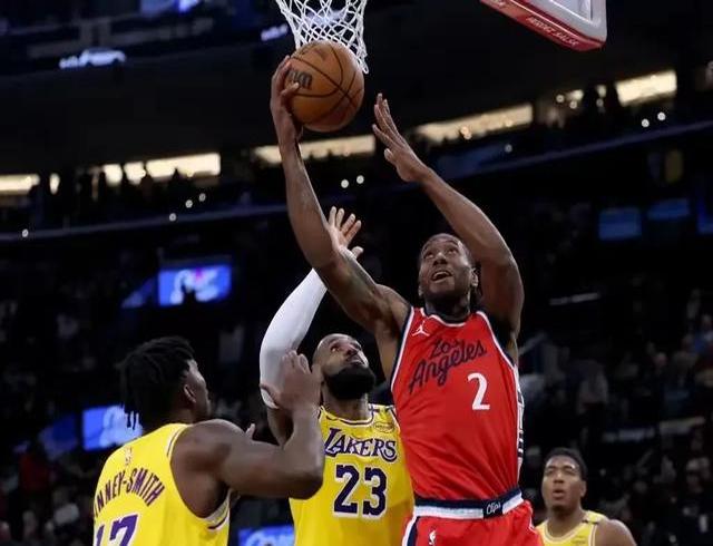 快船队球员聚集训练备战对阵湖人队 快船队球员聚集训练备战对阵湖人队