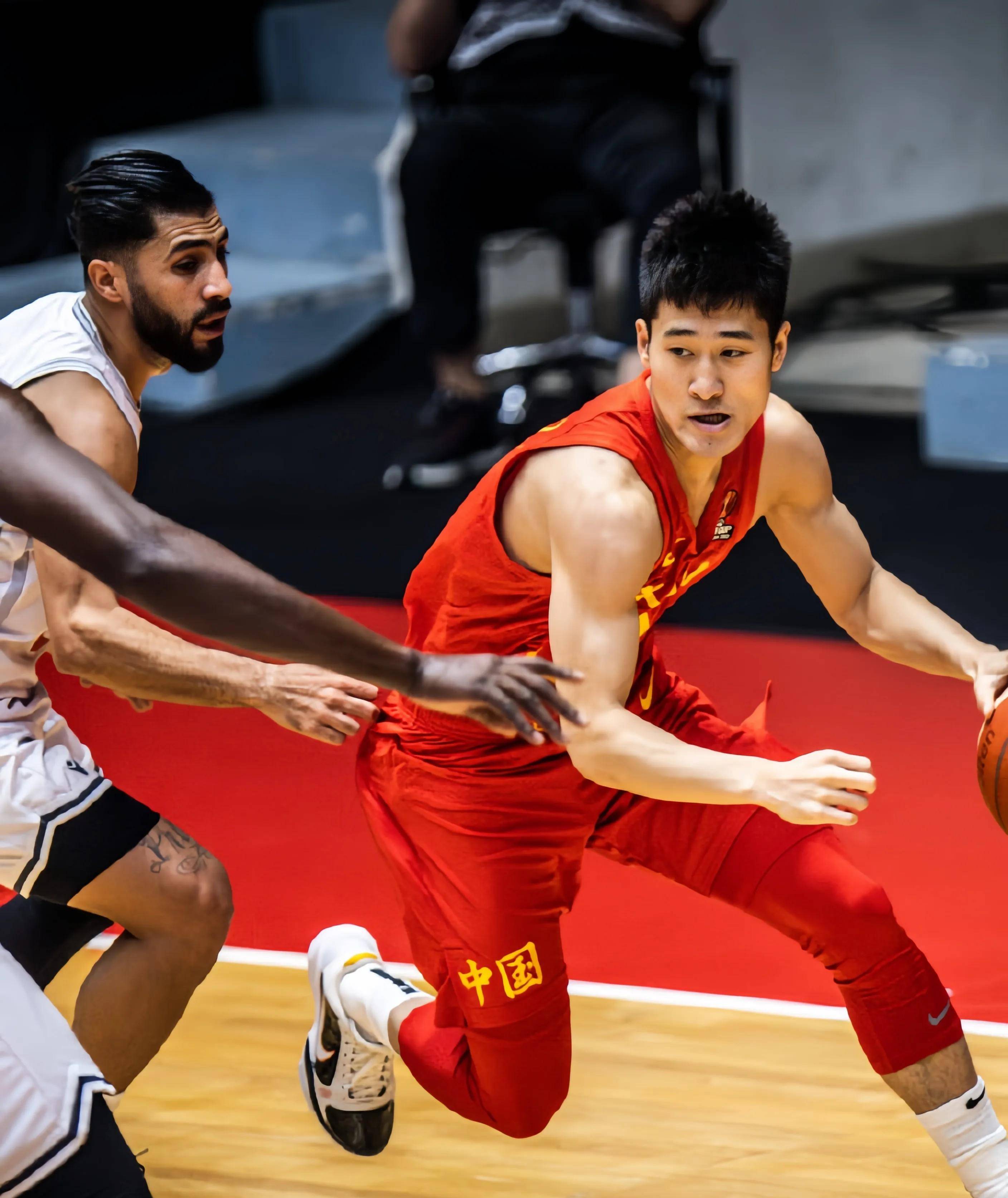 职业篮球联赛中球员们的表现给人深刻印象的简单介绍 职业篮球联赛中球员们的表现给人深刻印象的简单介绍