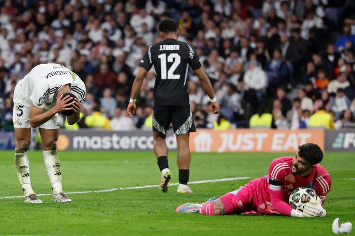 关于雷根斯堡一球晋级,欧冠比赛取得突破的信息 关于雷根斯堡一球晋级,欧冠比赛取得突破的信息