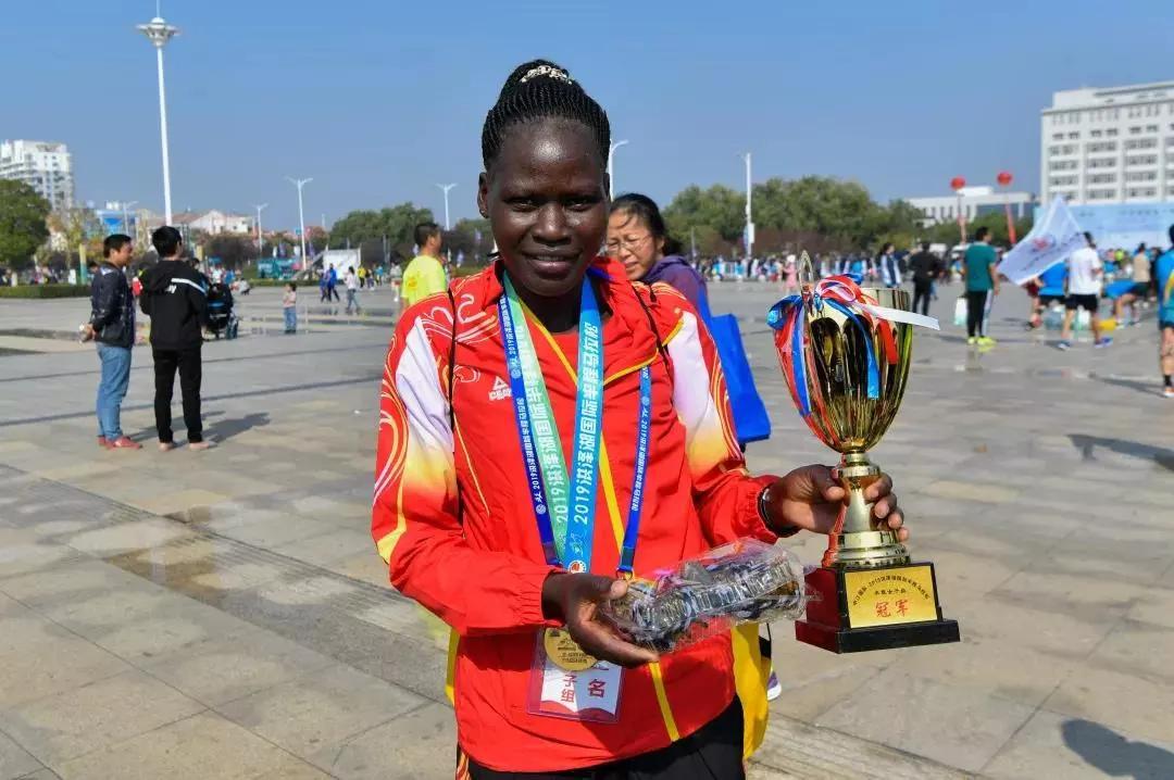 包含江苏俱乐部在国际赛事中展现实力，喜获胜利的词条