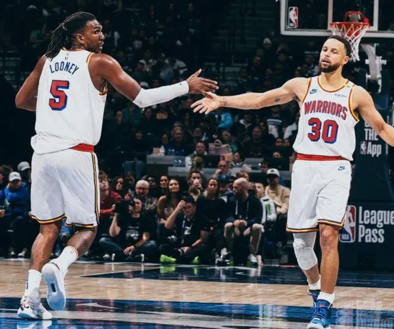 开云体育-勇士轻取森狼！库里分率队豪取胜利大胜