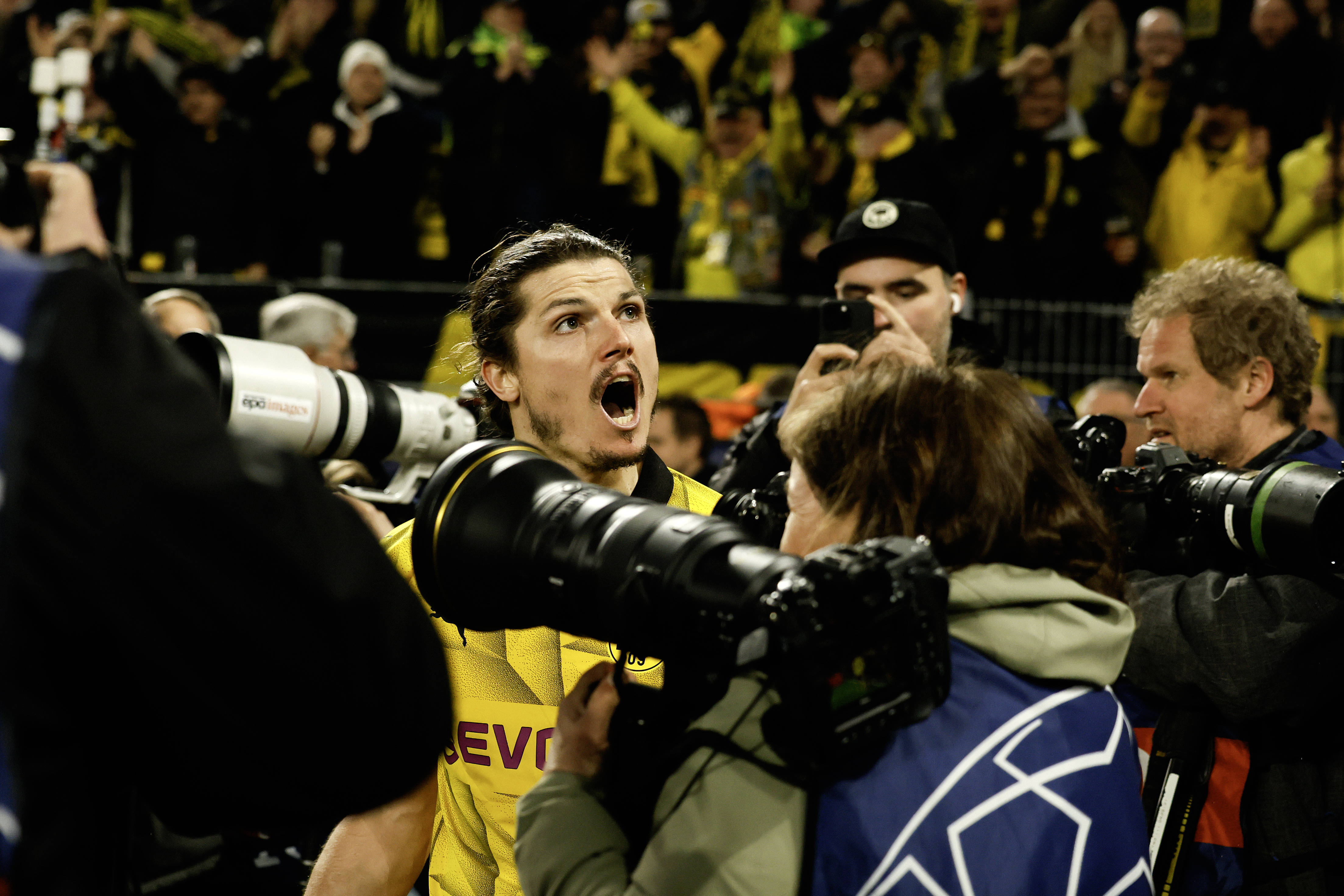 多特蒙德主场大胜，锁定欧冠资格