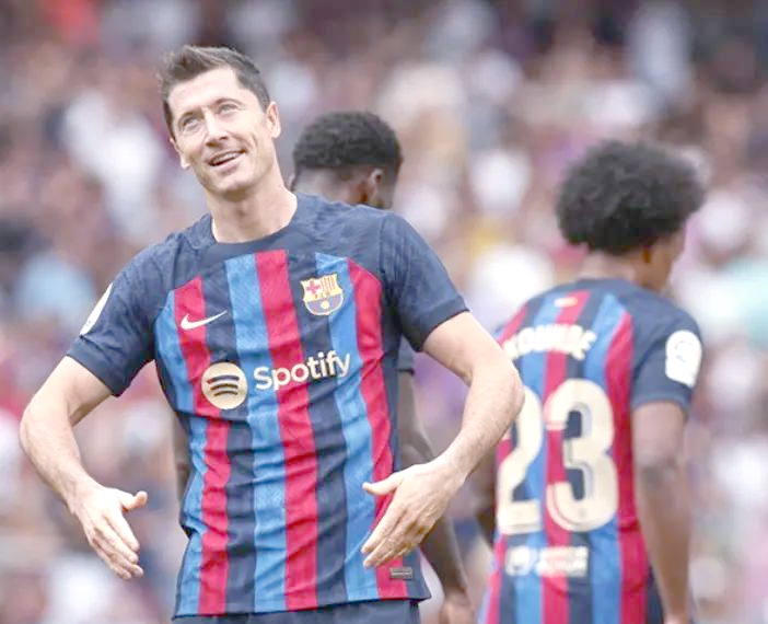 开云APP-巨星对决：梅西挑战莱万，巴萨胜利晋级的简单介绍