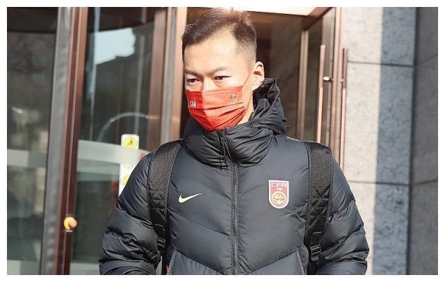 越南球队崭露锋芒,球迷送来满堂掌声 越南球队崭露锋芒,球迷送来满堂掌声