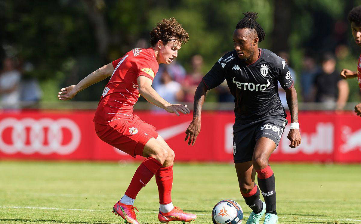 开云体育登录-摩纳哥遭遇客场不败，表现稳健跻身前列