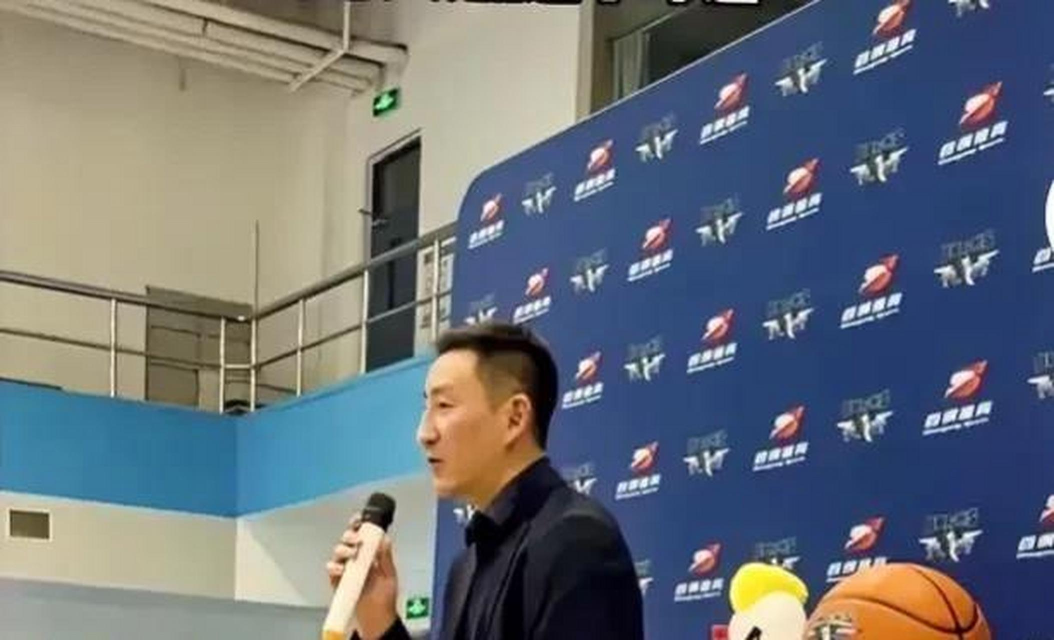 篮球联赛总经理透露下个季度计划