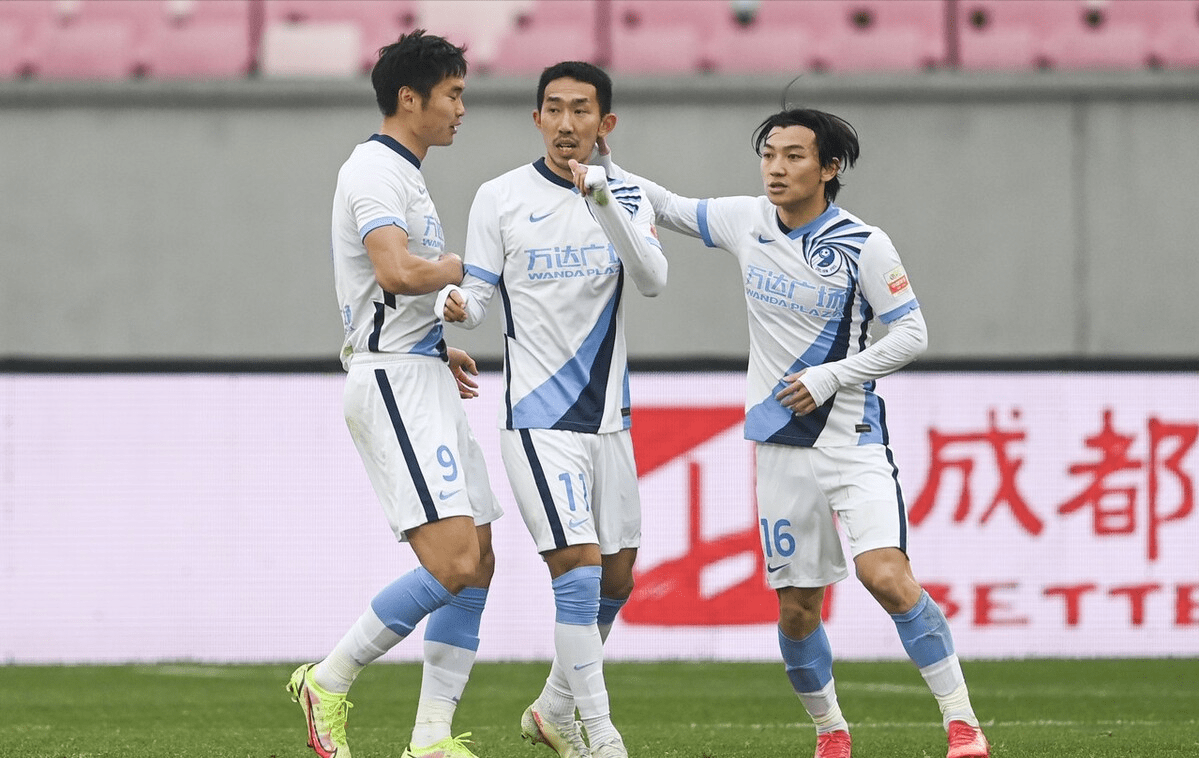 沙尔兹堡队球员状态回升,备战新赛季 沙尔兹堡队球员状态回升,备战新赛季