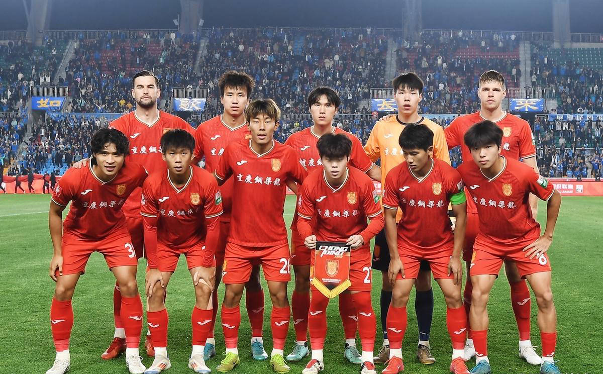 年轻球员崭露头角,成为球队新希望 年轻球员崭露头角,成为球队新希望