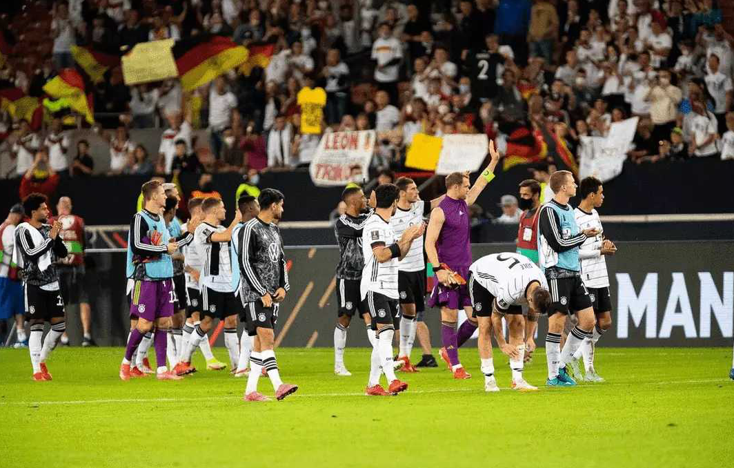 开云体育在线-德国击败冰岛，小组首位稳固