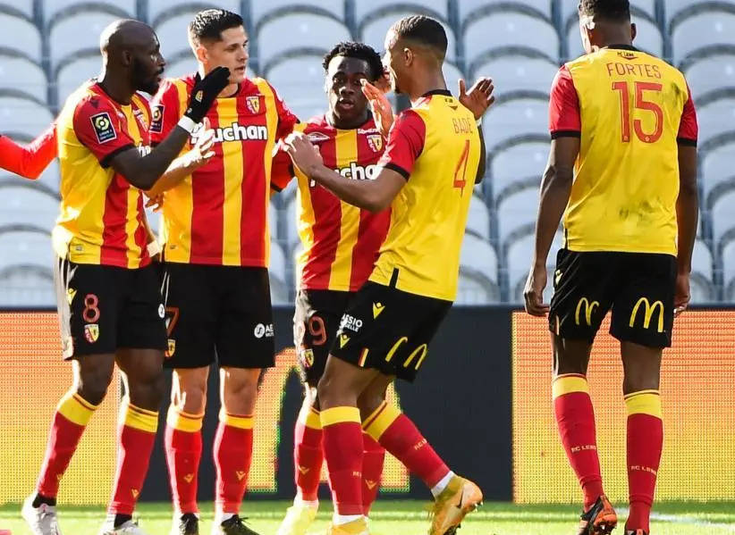 里昂主场战胜实力对手，稳固联赛前列位置