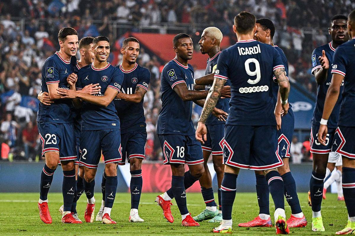 巴黎圣日耳曼大胜，稳居榜首