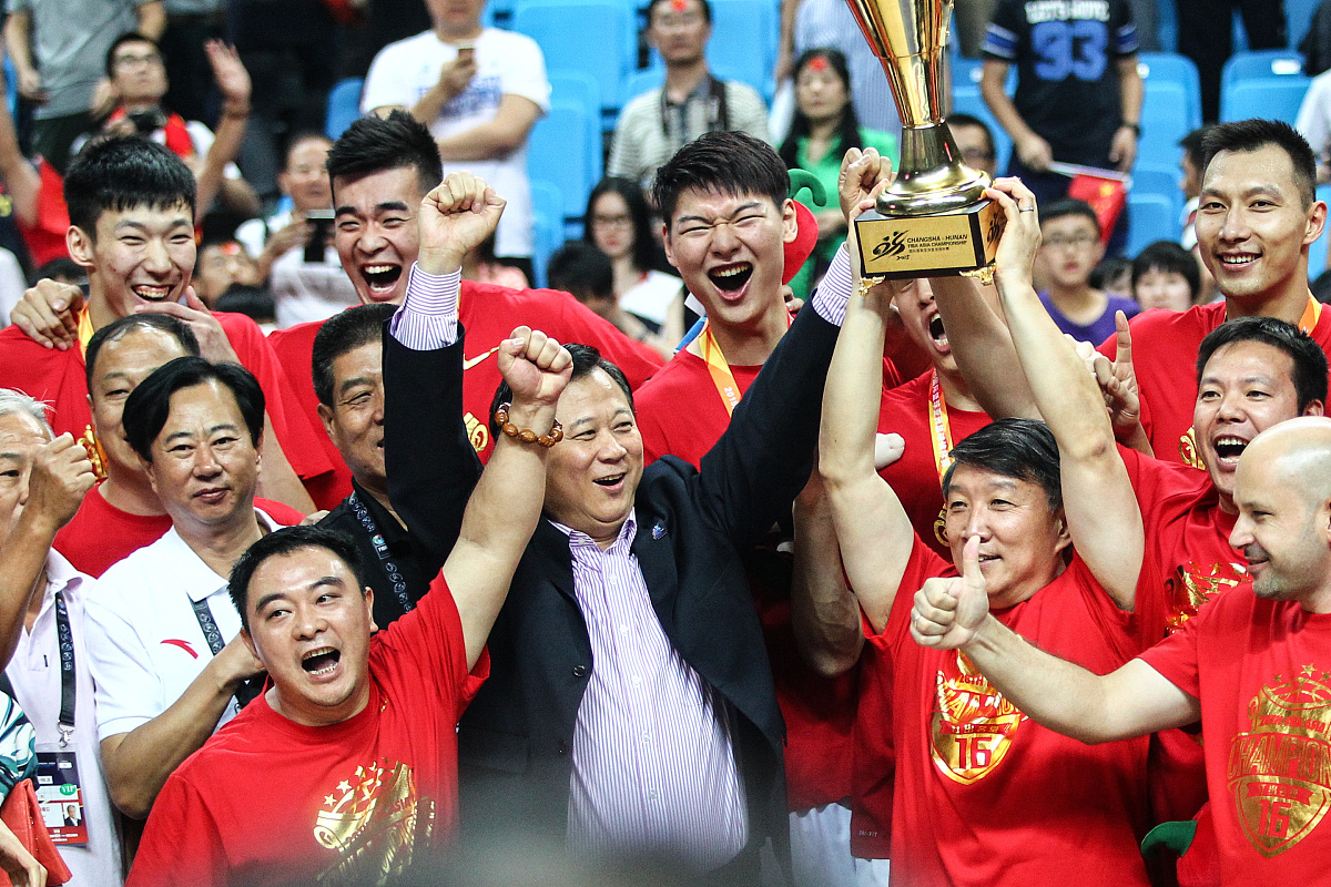 中国球队在比赛中崭露头角,赢得胜利 中国球队在比赛中崭露头角,赢得胜利