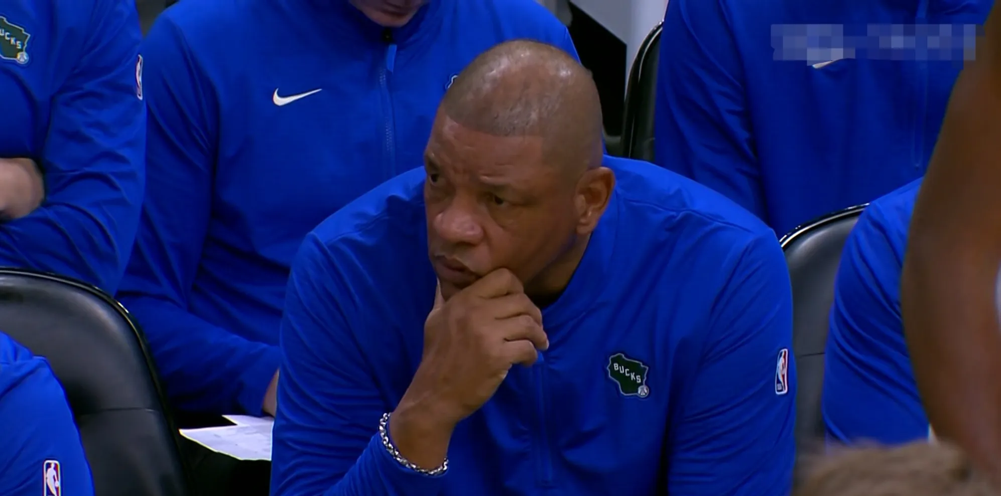 开云APP-雄鹿全场压制快船，西部半决赛再下一城