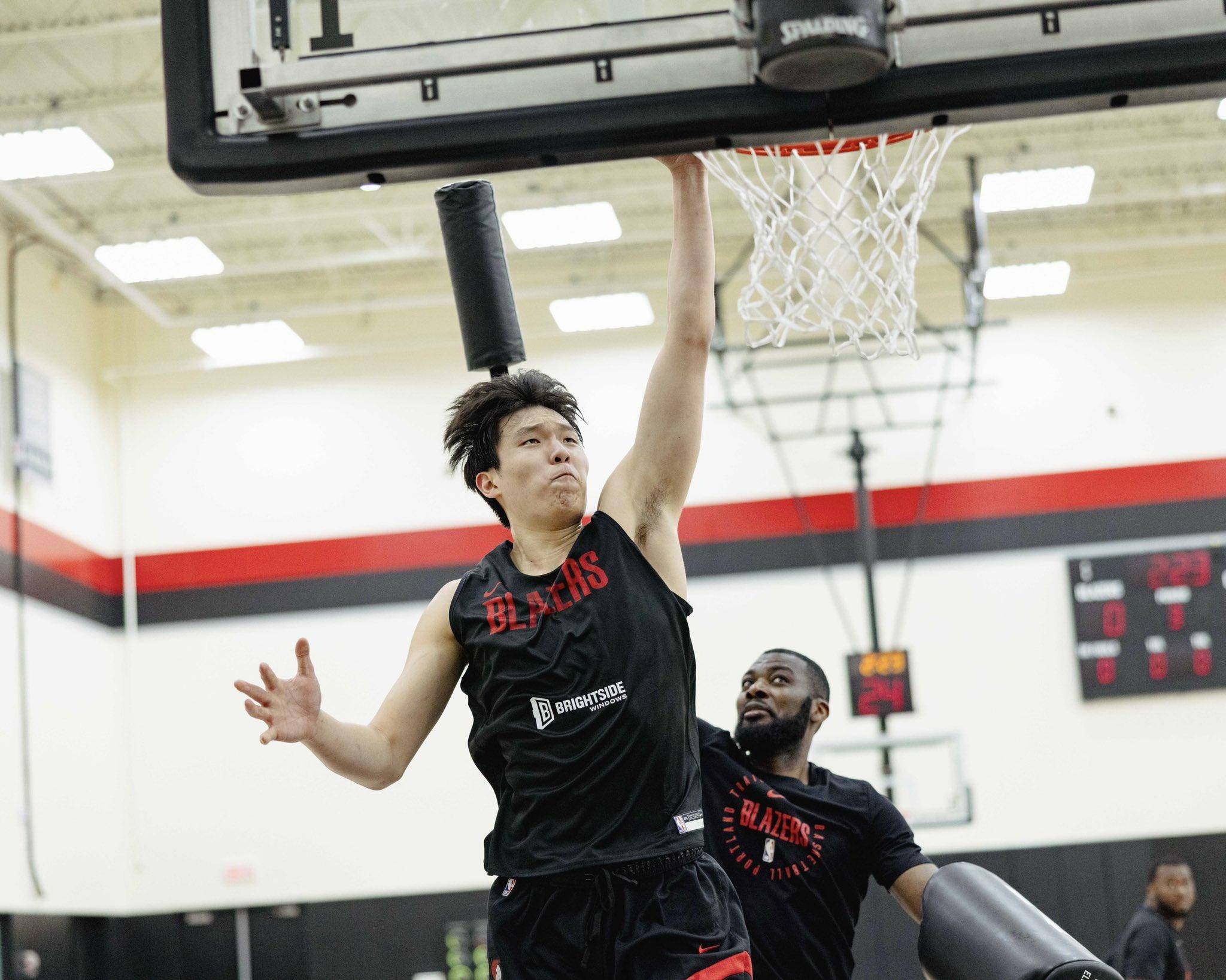 开拓者主帅信心满满期待球队再次逆袭 开拓者主帅信心满满期待球队再次逆袭