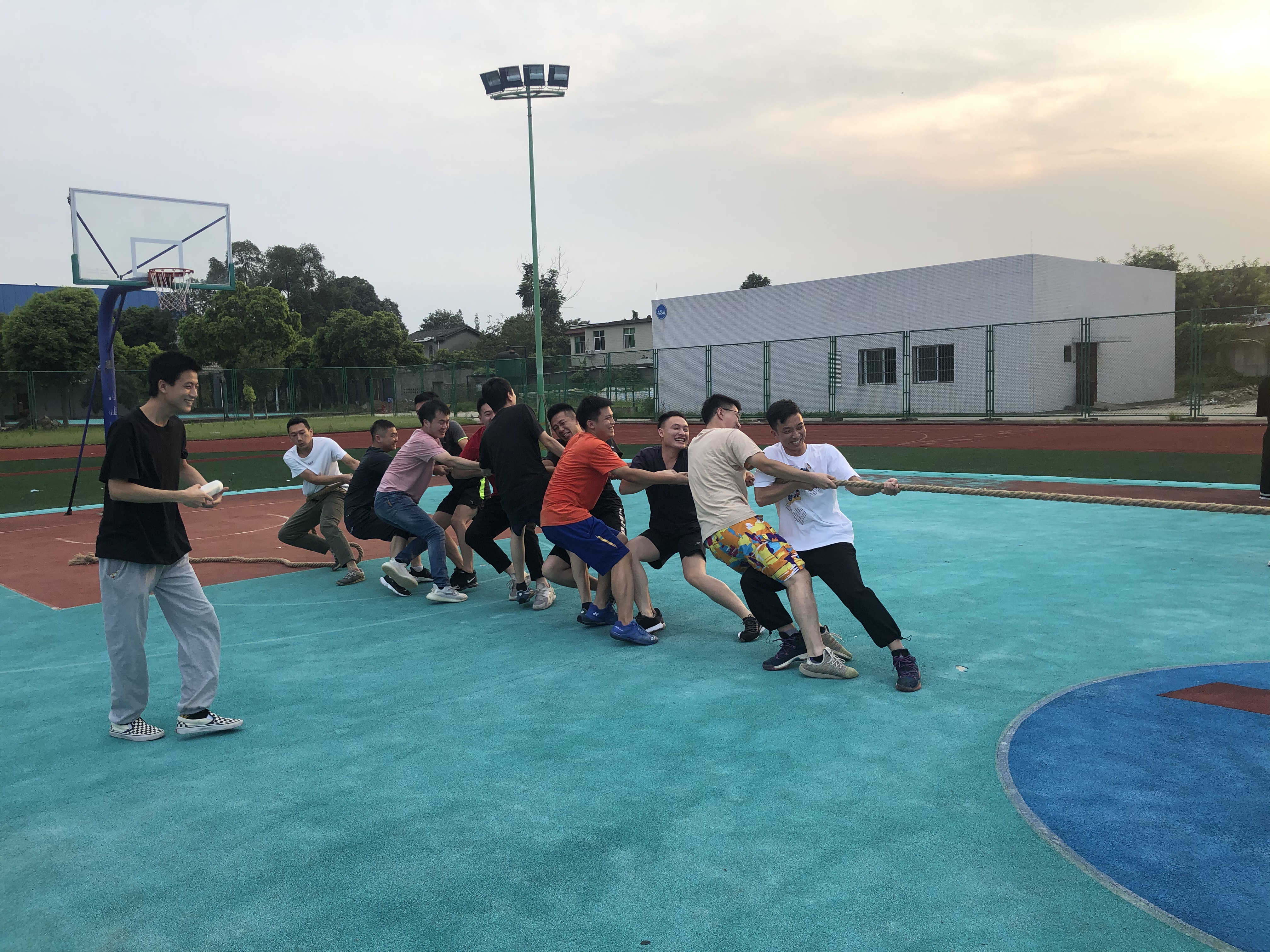 关键时刻爆发,全队团结拼搏斩获胜利 关键时刻爆发,全队团结拼搏斩获胜利