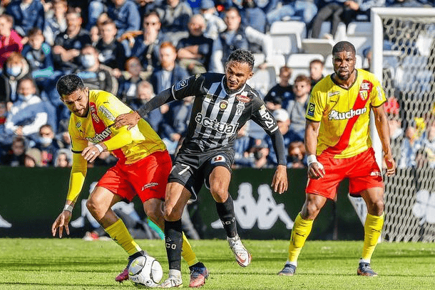 斯特拉斯堡在法甲比赛中打破连败 斯特拉斯堡在法甲比赛中打破连败