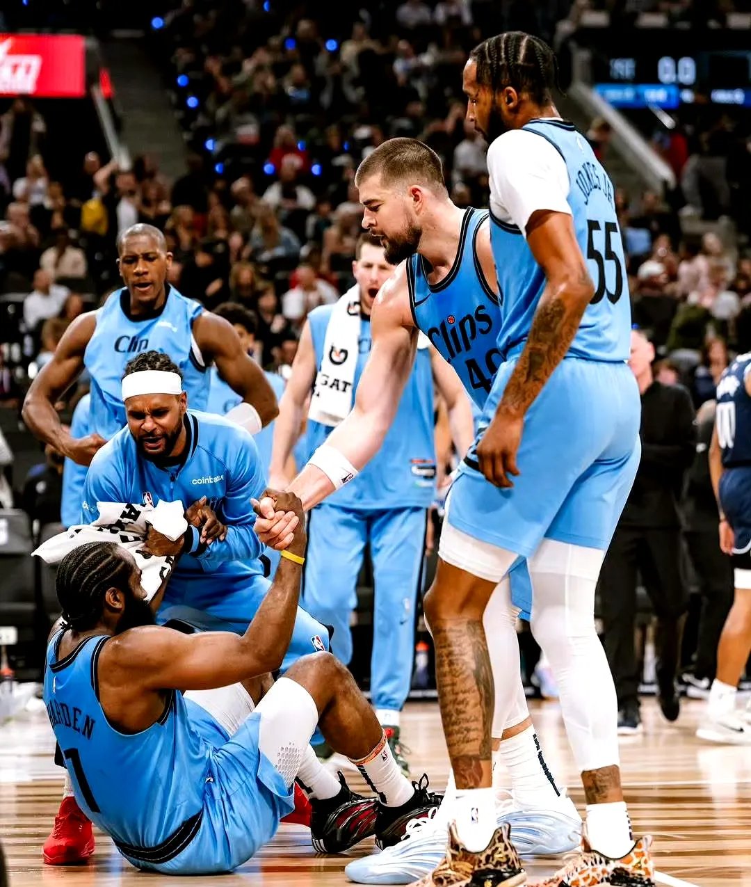 勇士逆袭成功,对决快船终结败局 勇士逆袭成功,对决快船终结败局