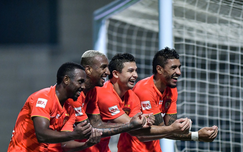 开云体育官网-广州富力主场再战胜，冲刺冠军