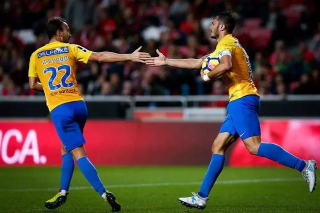 关于里尔坐镇主场全身而退，保持不败纪录的信息