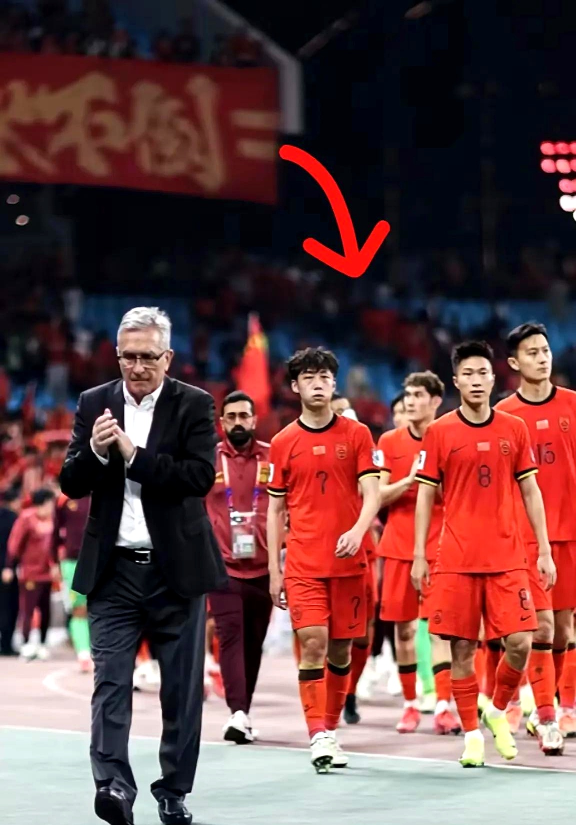 球队整体发挥稳定,全面压制对手 球队整体发挥稳定,全面压制对手