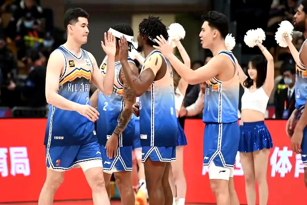 开云APP-包含胜利喜人，球队士气高昂备战未来比赛的词条