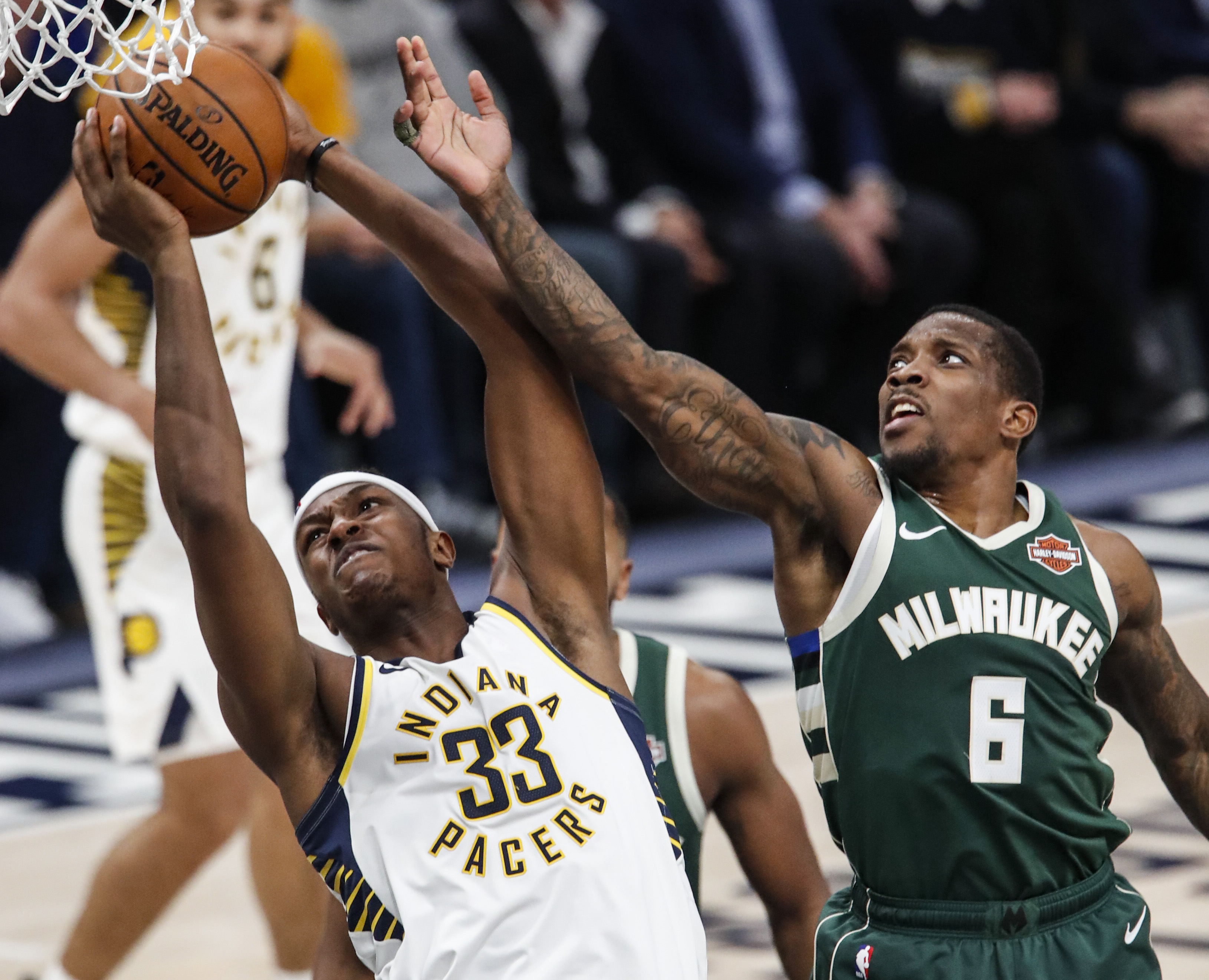 开云下载-雄鹿击败76人，豪取胜利