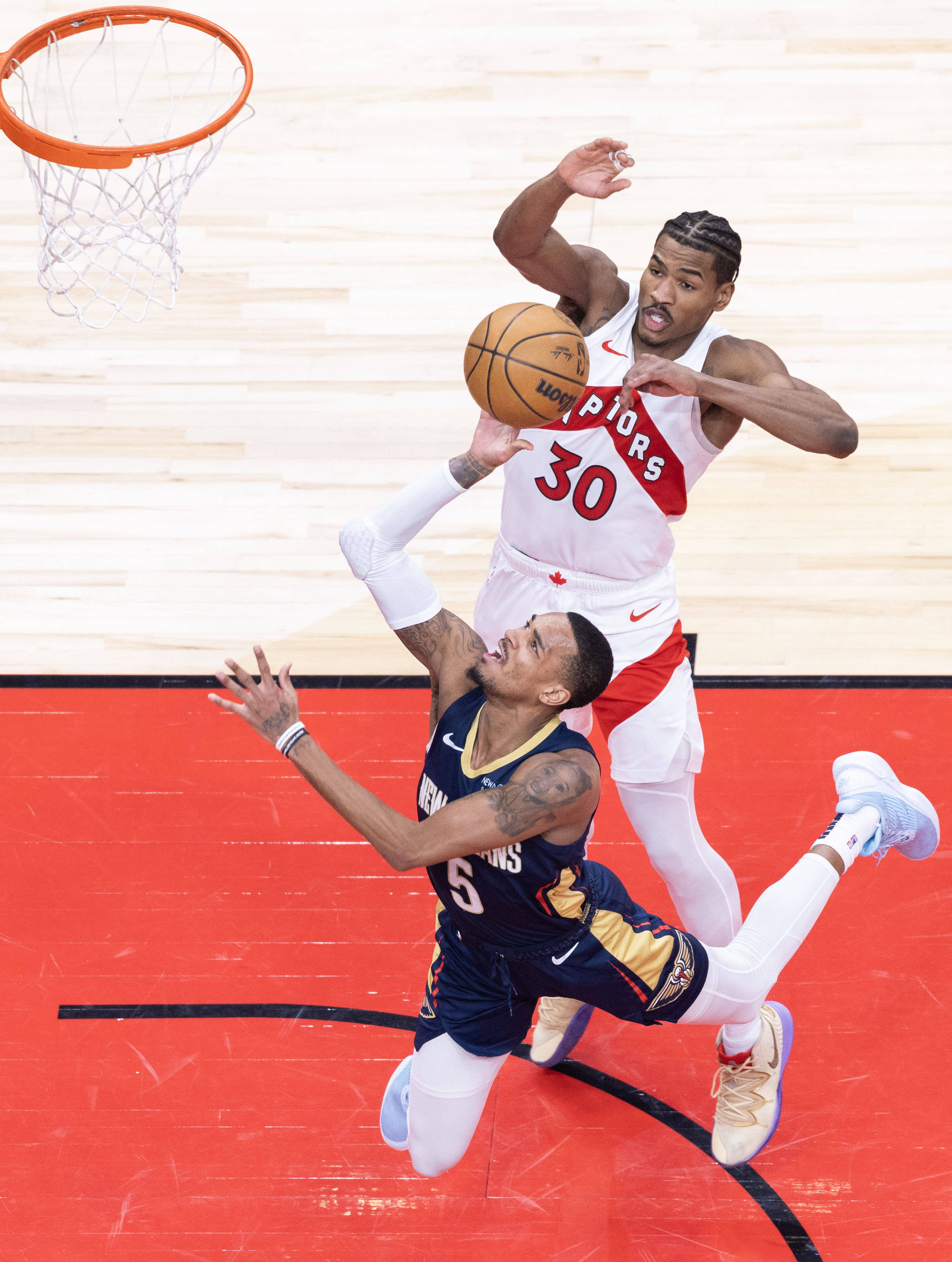 猛龙vs勇士:NBA总决赛即将揭幕 猛龙vs勇士:NBA总决赛即将揭幕