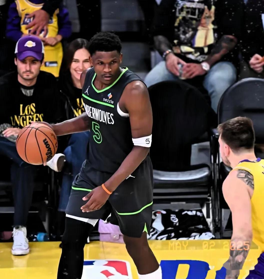 森林狼连败告急，维金斯迷失进攻无法抉择