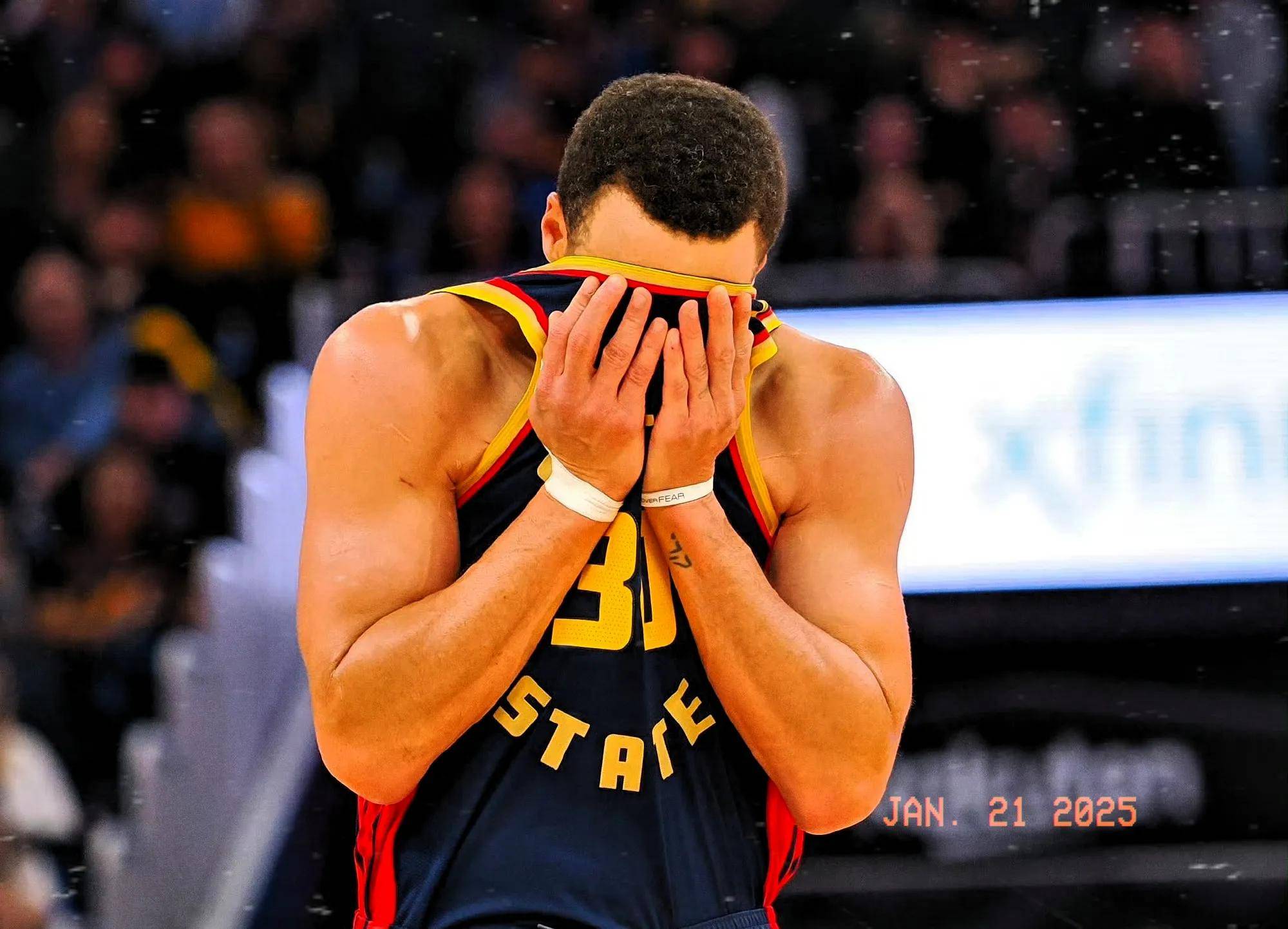 开云平台-黄蜂队遭遇连败，士气低迷