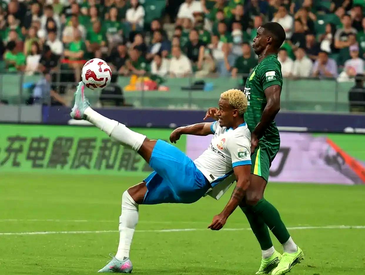 外线射手发威,球队大胜对手的简单介绍 外线射手发威,球队大胜对手的简单介绍