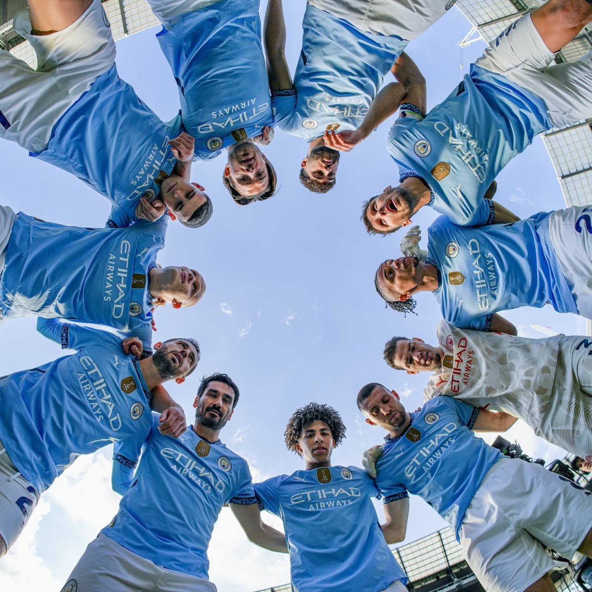 开云体育入口-曼城团结一心，力夺巴塞罗那胜利