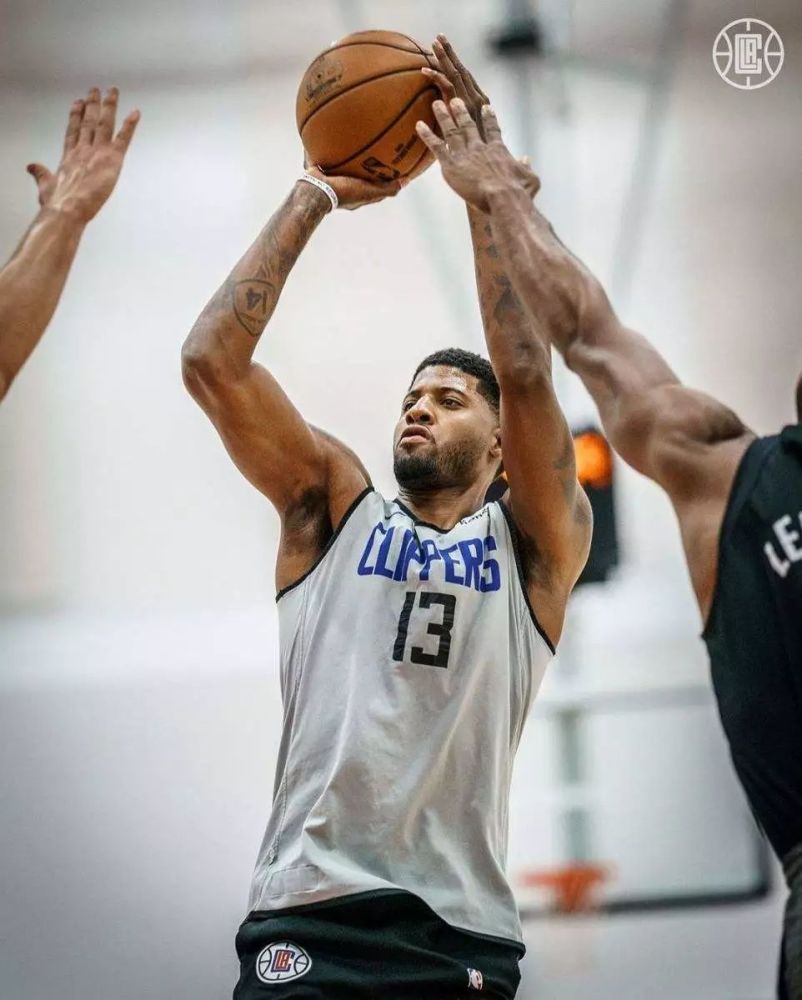 深圳队险胜青岛队,乔治带队取胜 深圳队险胜青岛队,乔治带队取胜