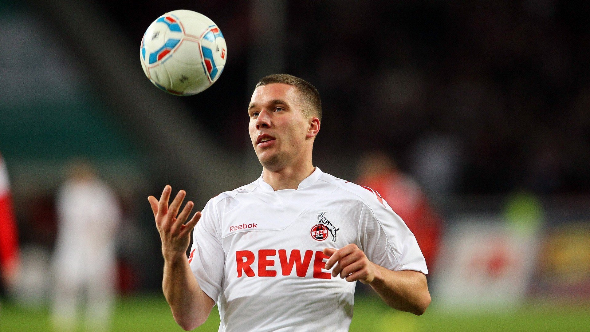 伊朗秘密武器制霸秘鲁防线，移民之子阿劳霍上演反戈一击